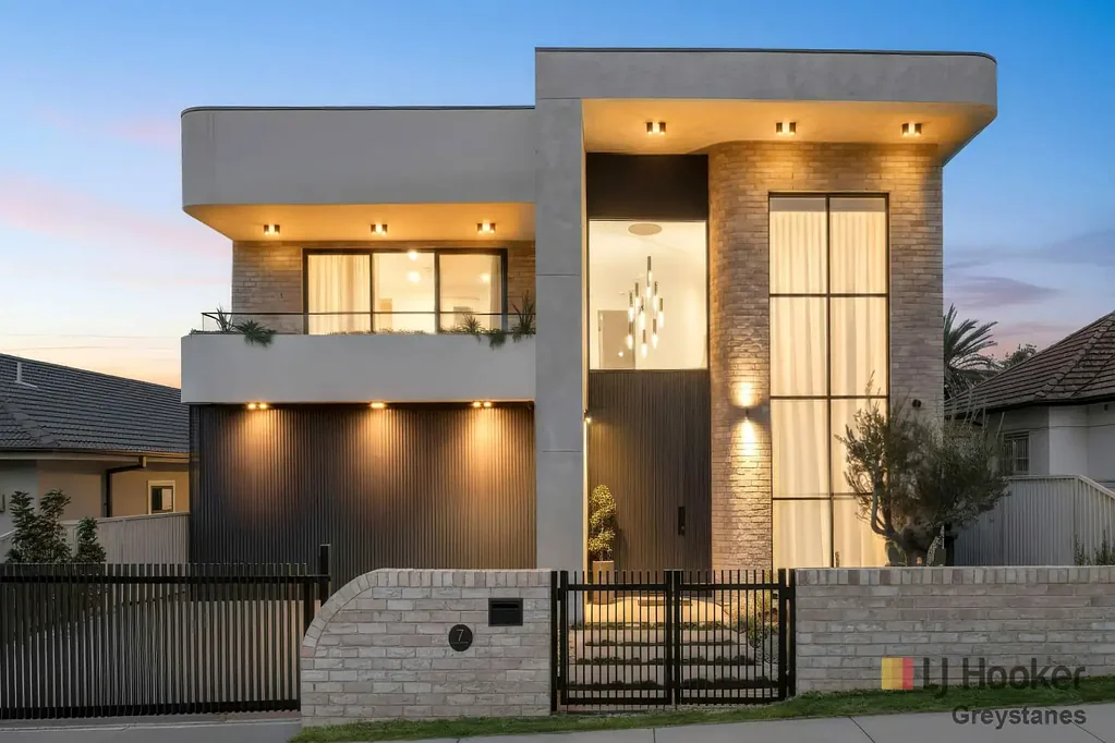 Merrylands 5Kwarto A MASTERPIECE OF MODERN LUXURY AND ELEGANCE!!! - OPEN TUESDAY AT 5:30PM