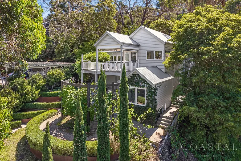 90 Ellerina Road, Mount Martha, VIC 3934