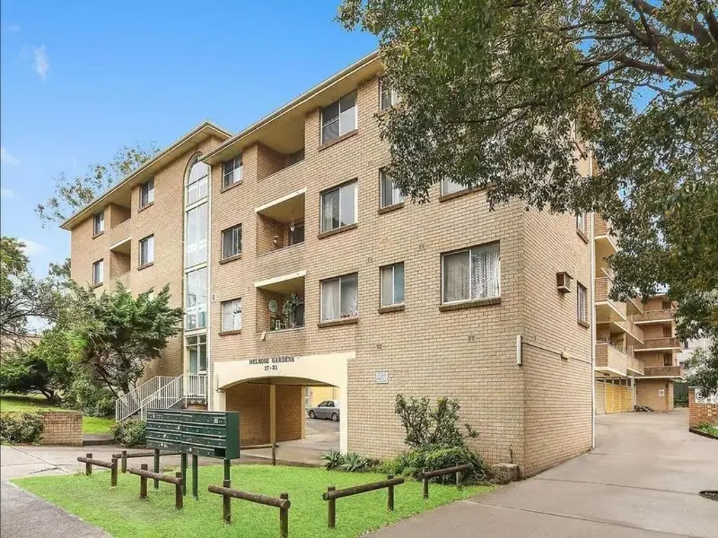 Spacious 2-bedroom unit in a prime location