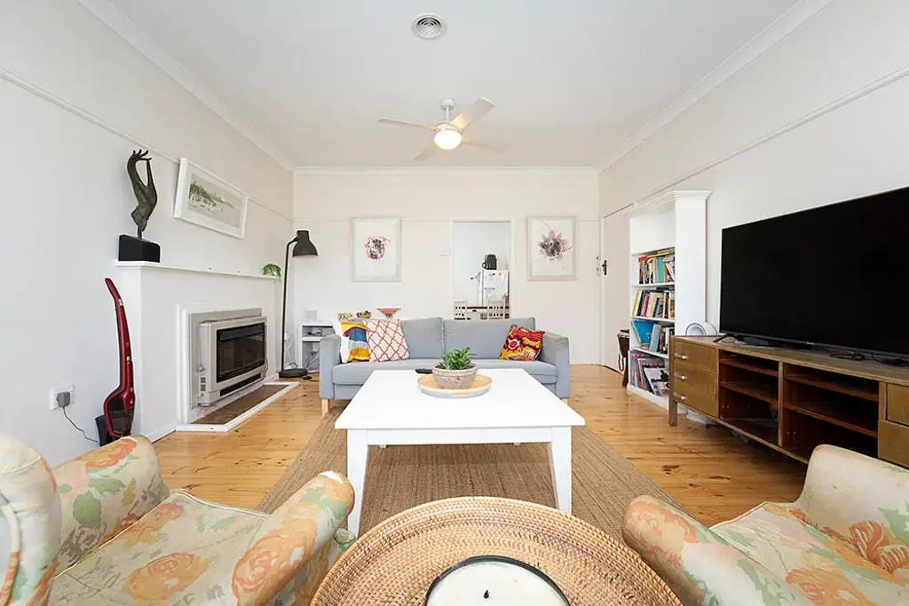 Charming 3 Bedroom House in Griffith