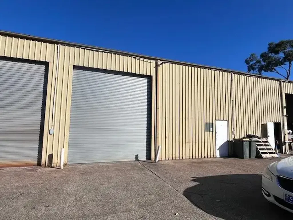 Commercial Shed: LEMON TREE PASSAGE