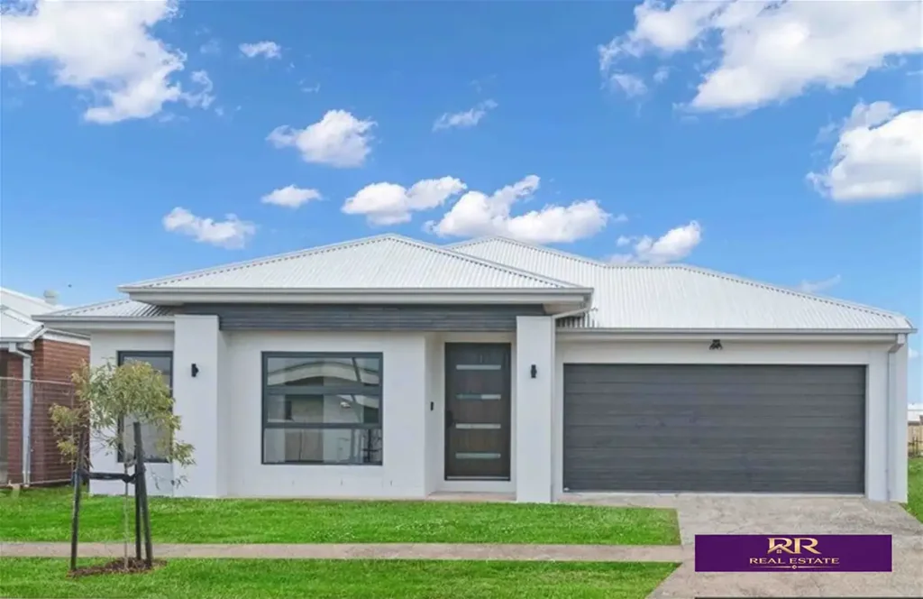Charming Family Home for Rent in Thornhill