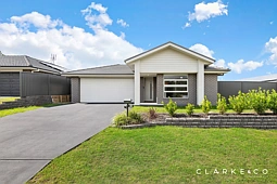 15 Cruden Circuit, Heddon Greta