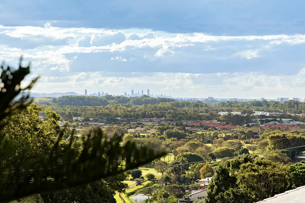 Banora Point 5chambre A Rare Coastal Sanctuary with Unrivalled Views and Endless Potential