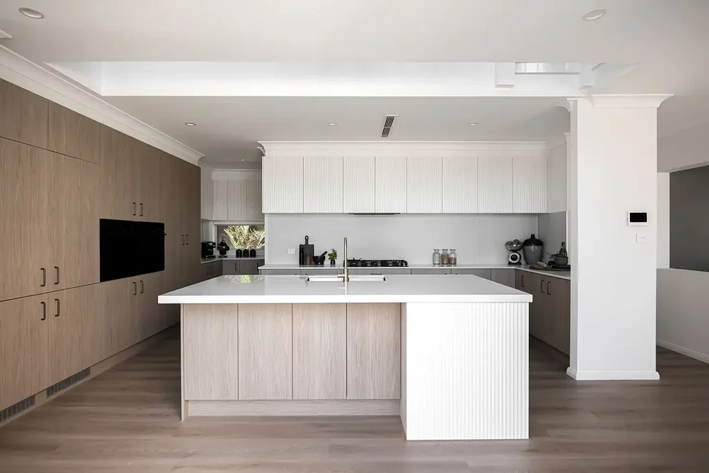 Wilton 4房 Wilton Greens角地 样板房品质 高挑空间 设计师厨房 Butler's kitchen 多功能办公室 主套房带walk-in robes 户外娱乐停车区 风管空调 木地板 Elevated Living in the Heart of Wilton Greens