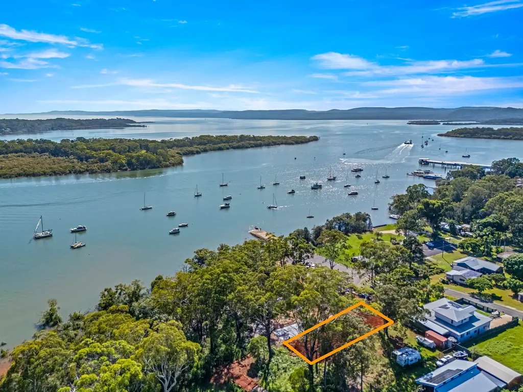 Russell Island Perfect Position By The Bay - $319,950