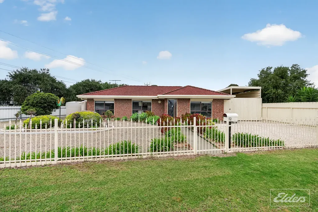 Goolwa North 3Kwarto Standout Home with Serious Shedding