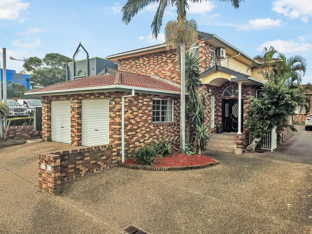 Wollongong 4房  Spacious City-Side Living with Ultimate Convenience