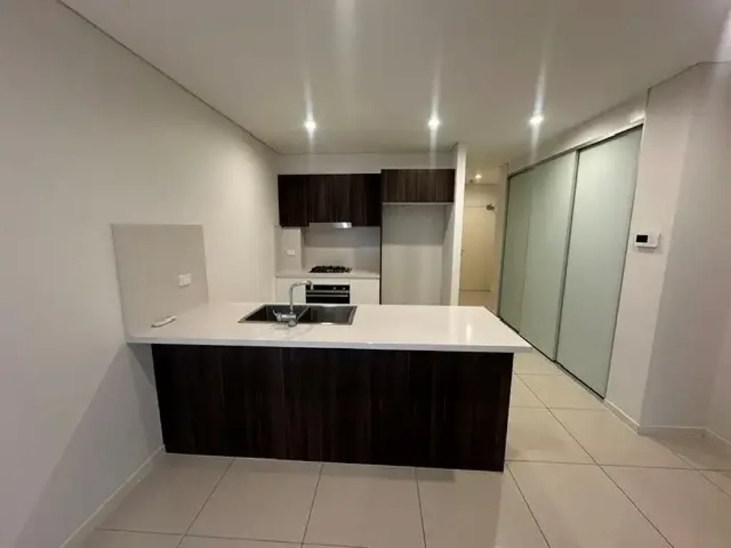 Modern 2-Bedroom Unit in with Stylish Finishes & Secure Parking