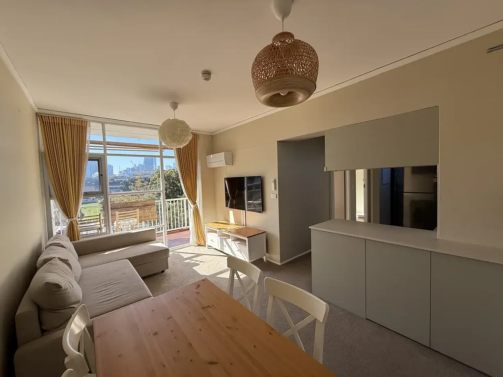 LOCATION, CONVENIENCE AND VIEWS - WELCOME HOME