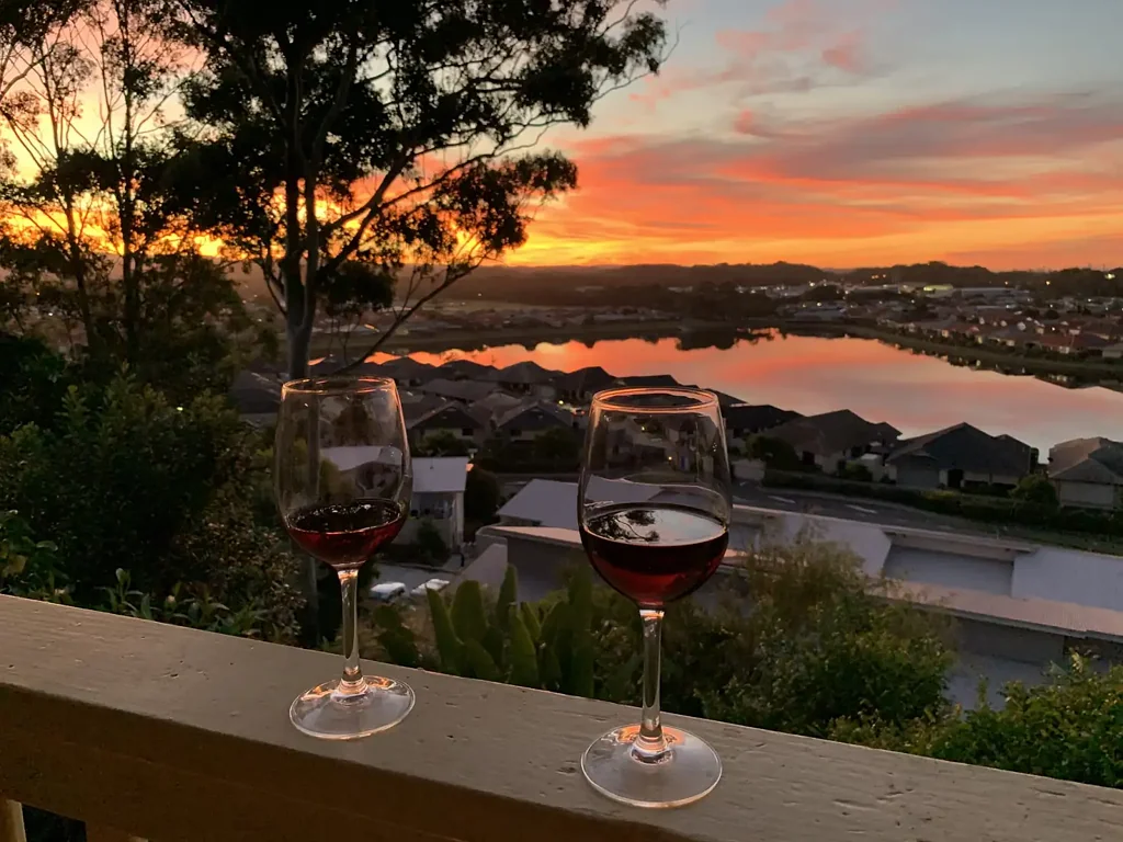 Banora Point 4Zimmer 4 Bed Multi-Gen Home with Stunning Views in Banora Point - Savvy Buyers' Opportunity