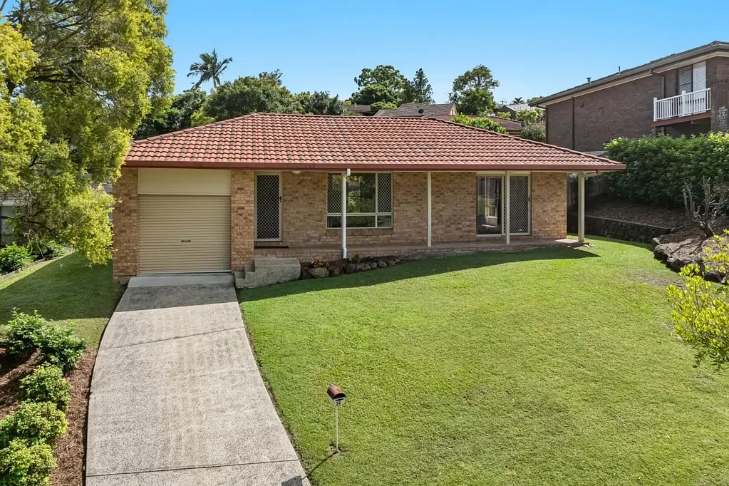LOWSET HOME LOCATED IN GOONELLABAH