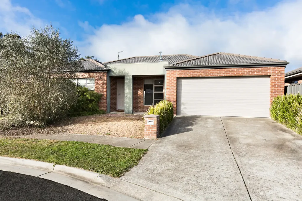 3 BEDROOM HOME, QUIET COURT LOCATION