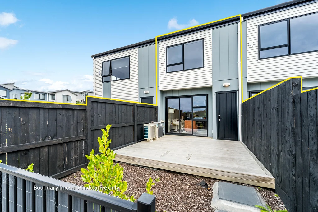 Silverdale 3 Bedroom Freehold Title - No Body Corp!