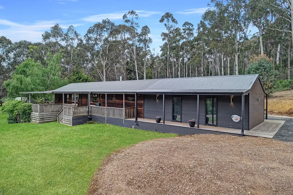 Modern Comfort with Country Feel in Tolmie
