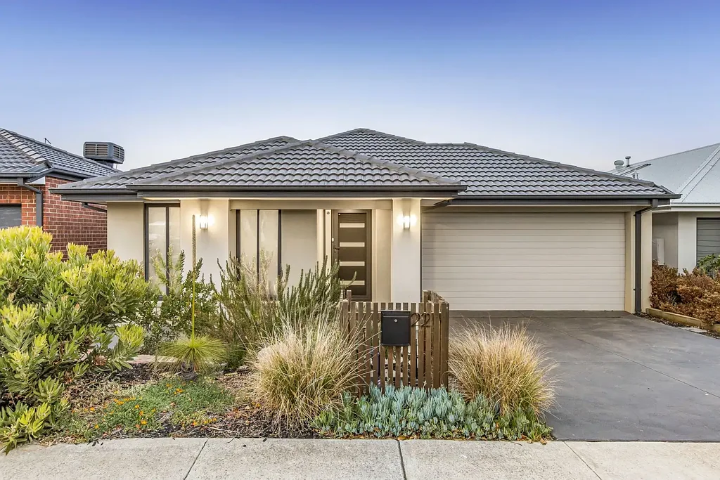 22 McCubbin Drive, Mount Duneed, VIC 3217