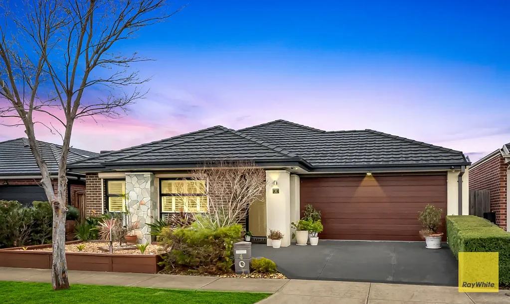 4 Granvia Circuit, Burnside, VIC 3023