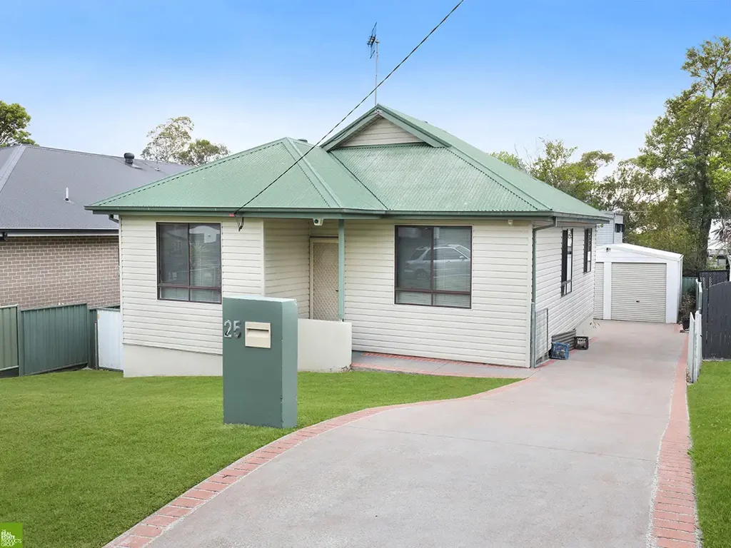 25 Tresnan Street, Unanderra, NSW 2526