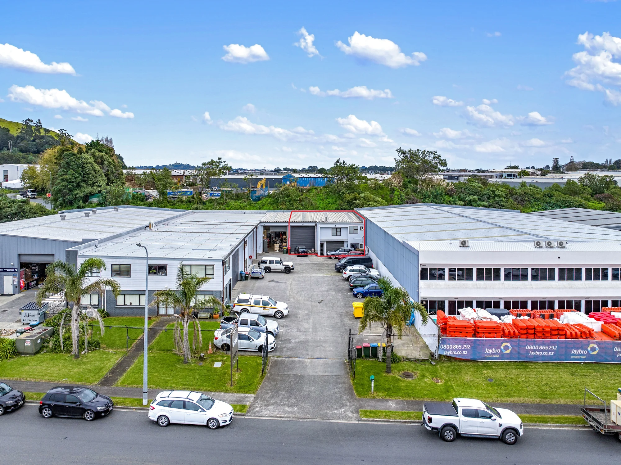 Saint Johns 208sqm industrial unit - short or long-term