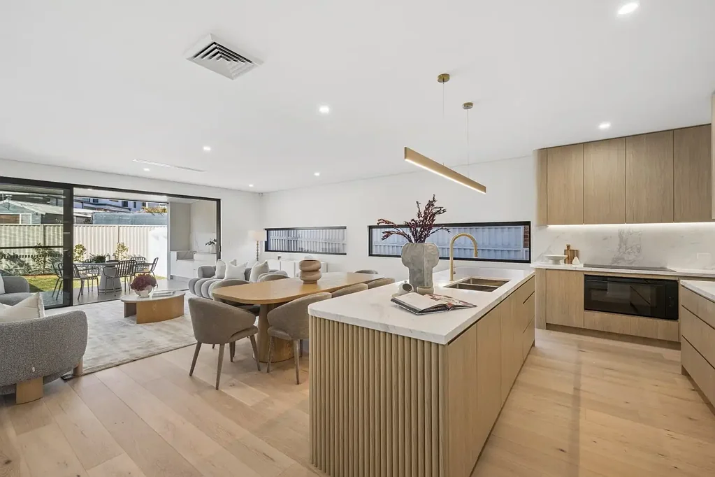Little Bay 4Kwarto Brand New Luxury Duplex with Bespoke Designer Finishes