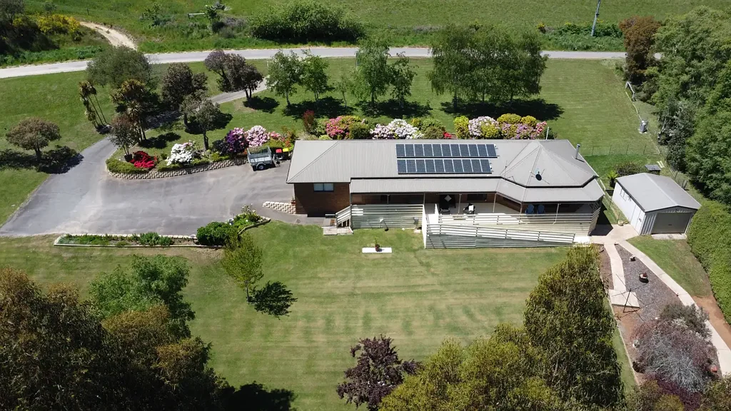Daylesford 4 Bedroom Meticulously Updated & Maintained Elevated Property / Private Location / Views PLUS A Studio & Workshop -  RIDE ON MOWER INCLUDED IN SALE