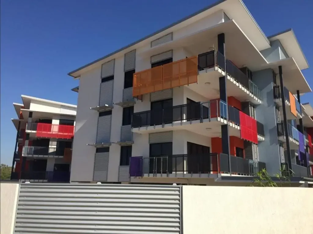 Premium Top-Floor 3BR Apartment in Poolside Complex