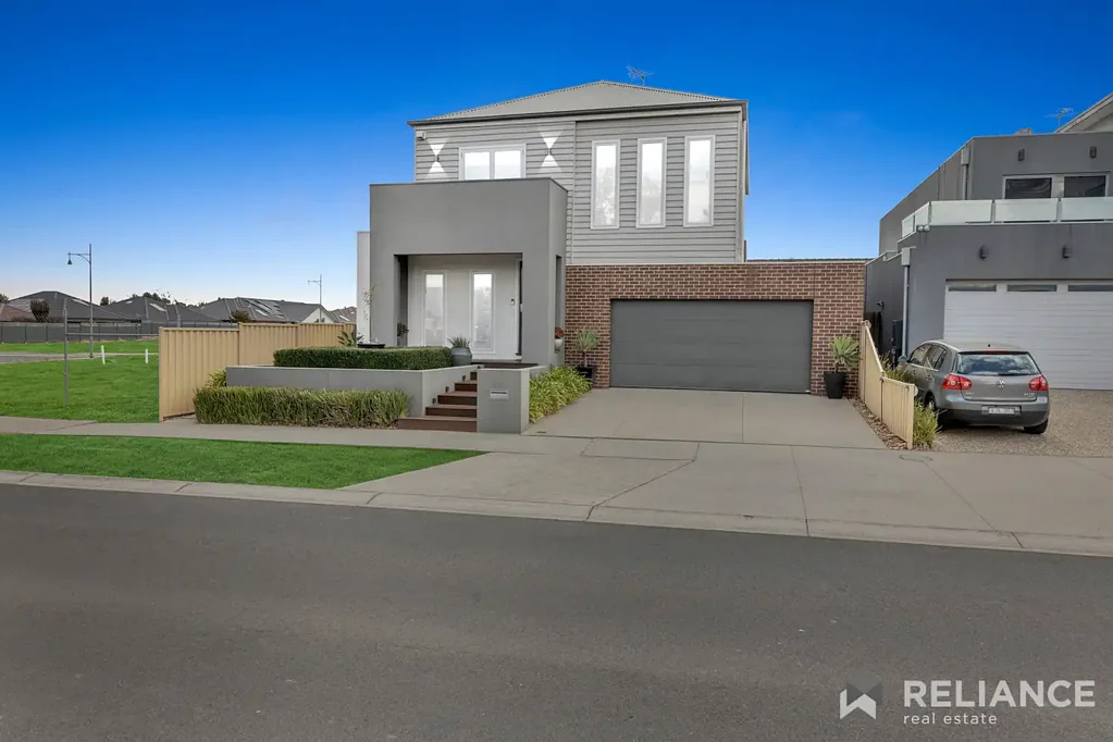 42 Central Parkway, Caroline Springs, VIC 3023