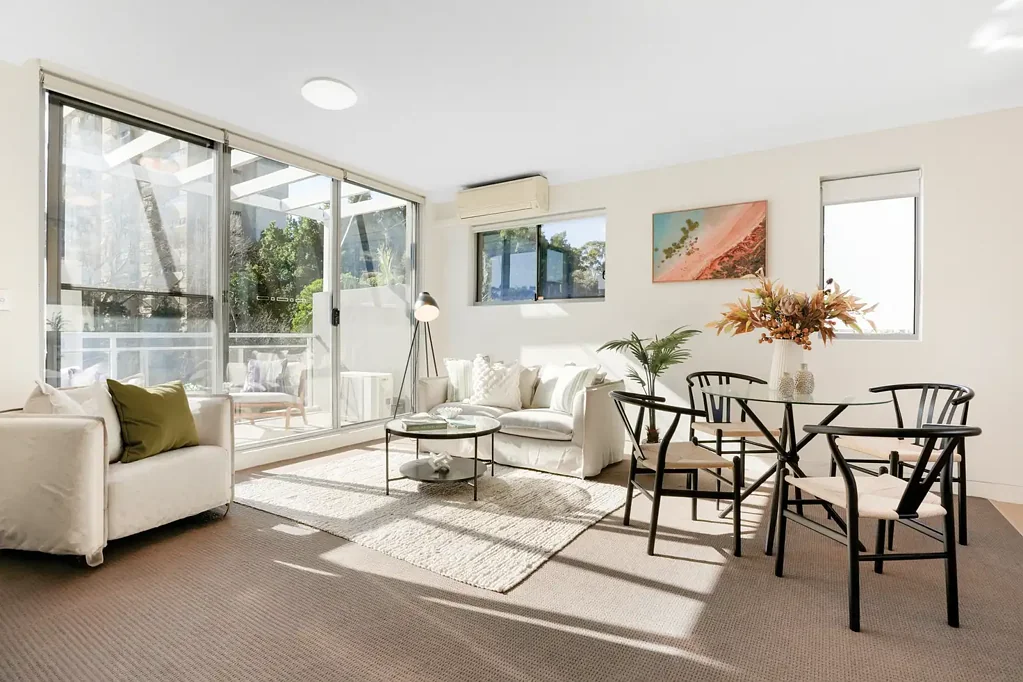 Waterloo 2房  CONTEMPORARY SPLIT LEVEL APARTMENT WITH URBAN CONVENIENCE