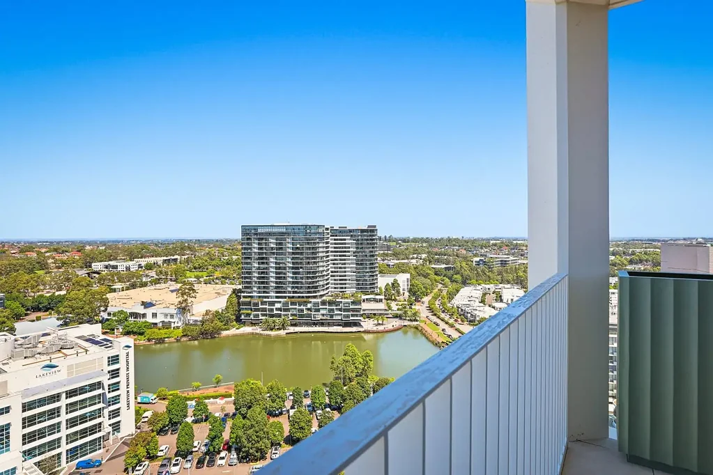 Norwest 3 Slaapkamer Luxurious 14th-Level Apartment with Lake Views in Banksia
