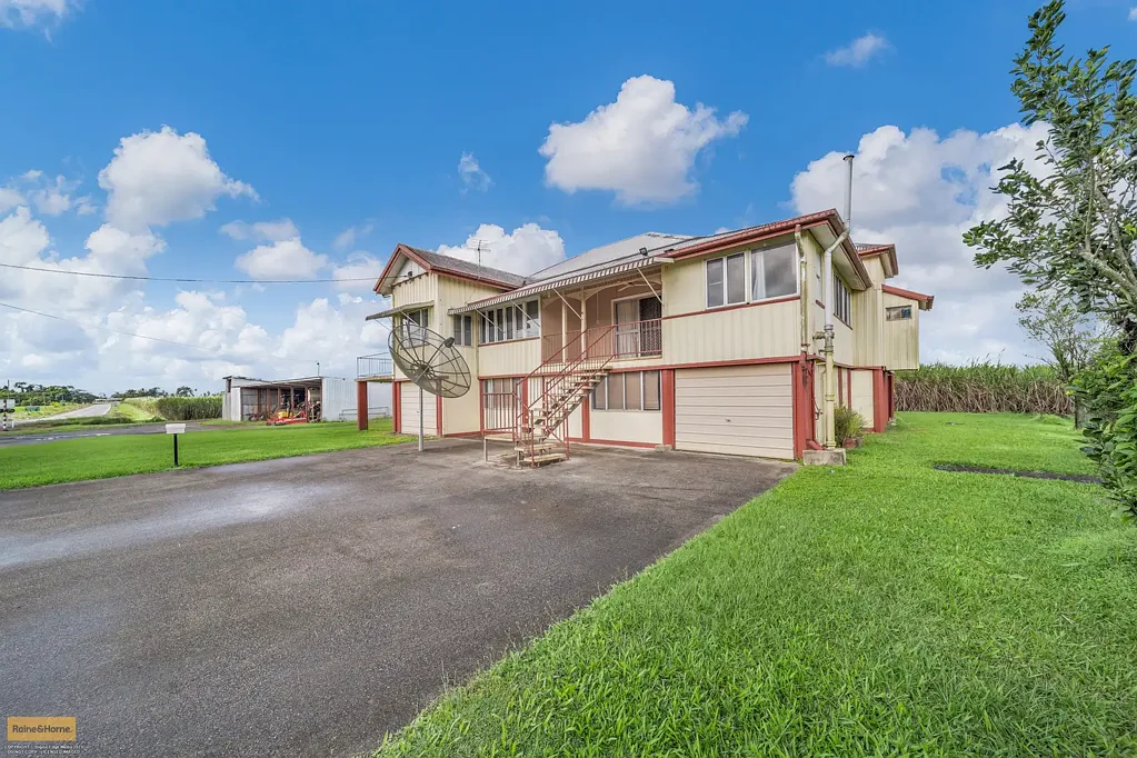 Mourilyan 3બેડરૂમ The gigantic Queenslander farm house