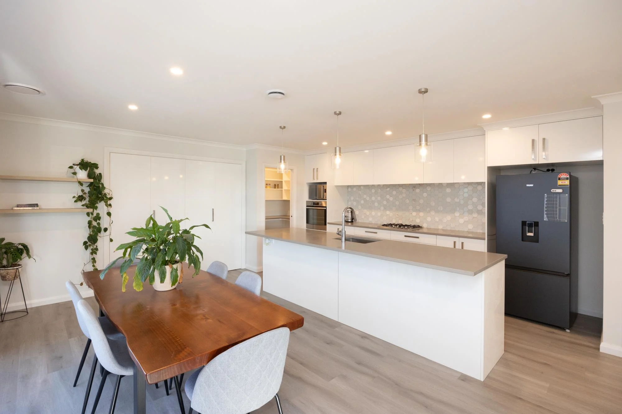 6 Atlantic Drive, Fitzherbert, Palmerston North City, Manawatu-Wanganui, 3 Bedrooms, 2 Bathrooms, House