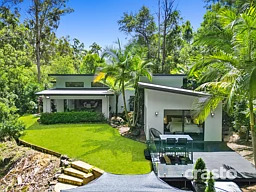9 Carissa Place, Bonogin