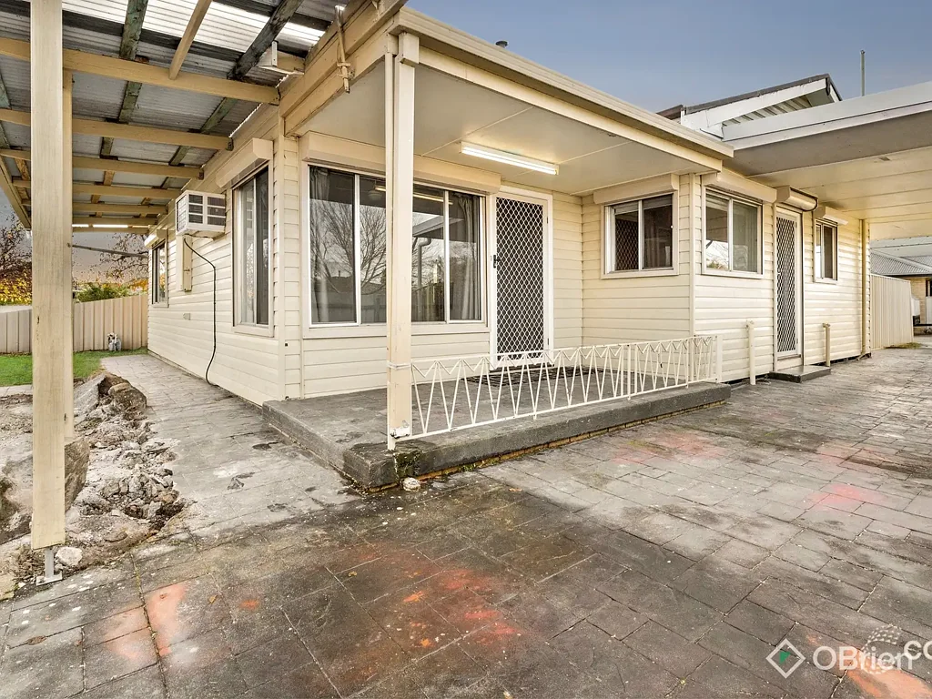 Renovated Comfort in a Prime Central Wodonga Location