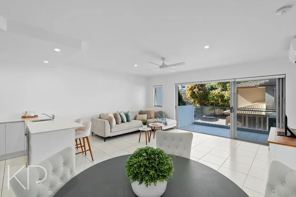 4/101 Pohlman Street, Southport, QLD 4215