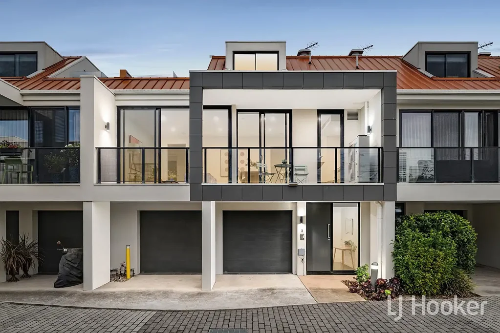 Sandringham 3房 Sandringham 中心的豪华海湾生活 Luxury Bayside Living in the Heart of Sandringham