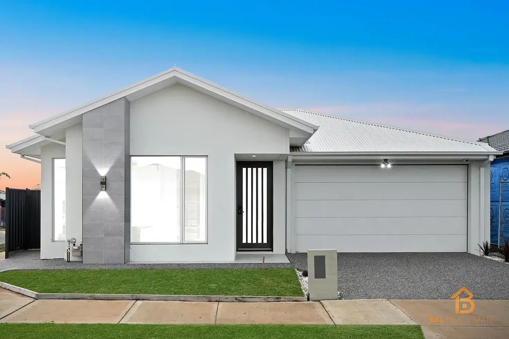 Rockbank 4chambre "Save the Date to bid to make this beautiful house yours"