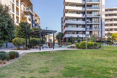 2 Mahroot Street, Botany, NSW 2019, 3 침실, 2 욕실, Apartment