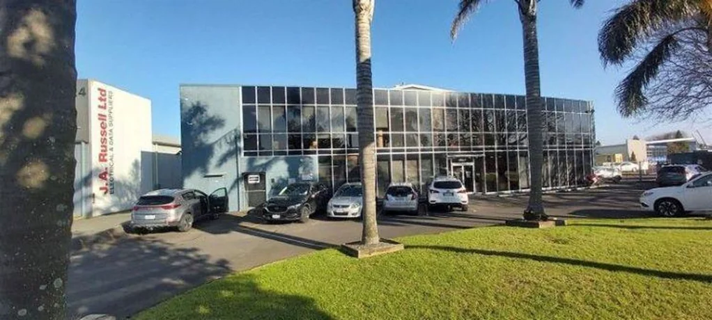 Avondale Modern Offices Rosebank Rd REDUCED