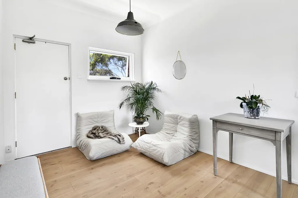 Neat One Bedder in Quiet Location