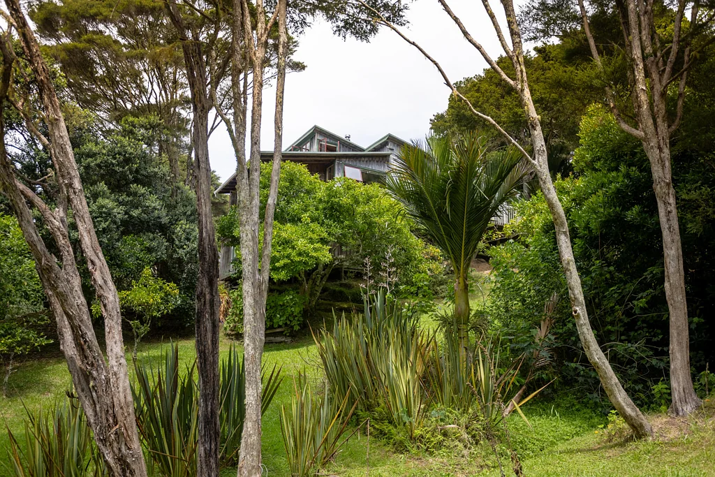 Kohukohu Elevated coastal living with harbour views