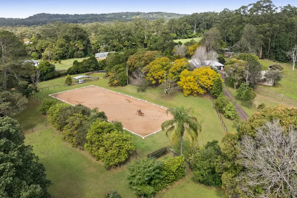 Chevallum 6Kwarto Premium Equine Acreage in a Blue-Chip Location