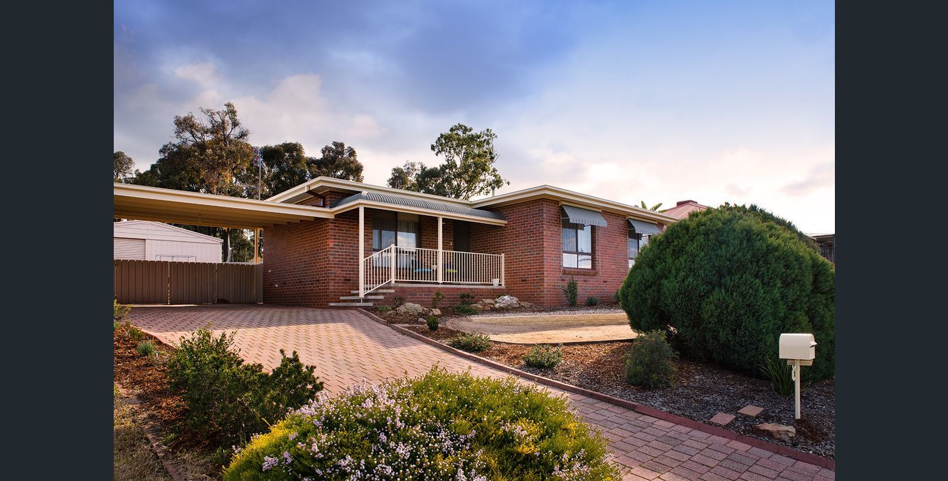 18 MOCKRIDGE DR, KANGAROO FLAT VIC 3555, 0部屋, 0バスルーム, House