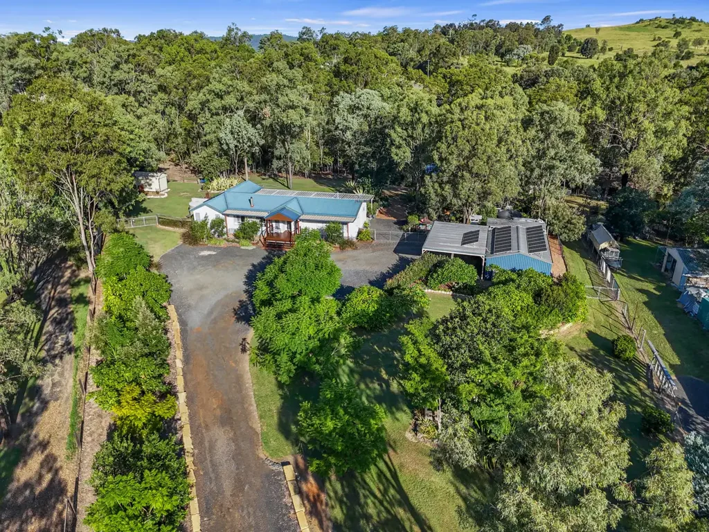 16 South Lawrence Court, Regency Downs, QLD 4341