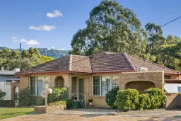 18 LOMBARD AVE, Fairy Meadow