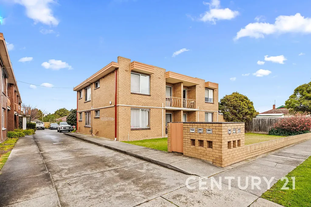Ground Floor 2-Bedroom Apartment in Central Dandenong