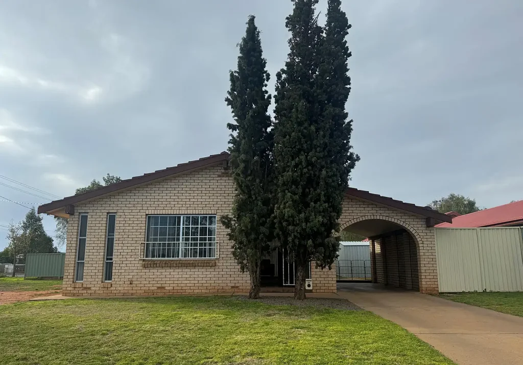 25 Lamrock Street, Cobar, NSW 2835