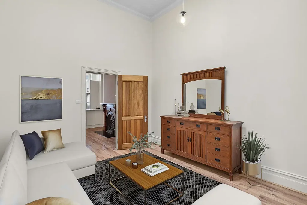 Beachside Period Living in Picturesque Park Street