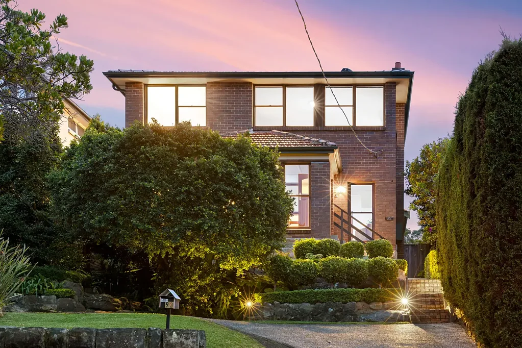 Balgowlah Heights 4ห้องนอน Timeless family retreat with harbour outlooks