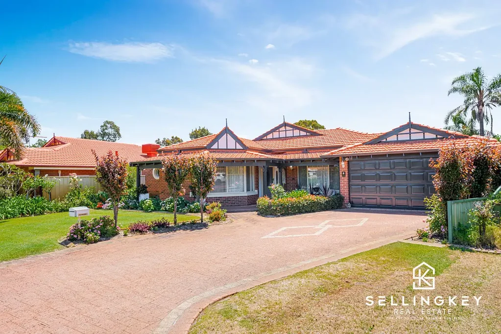 15 BURFORD PLACE, Canning Vale, WA 6155