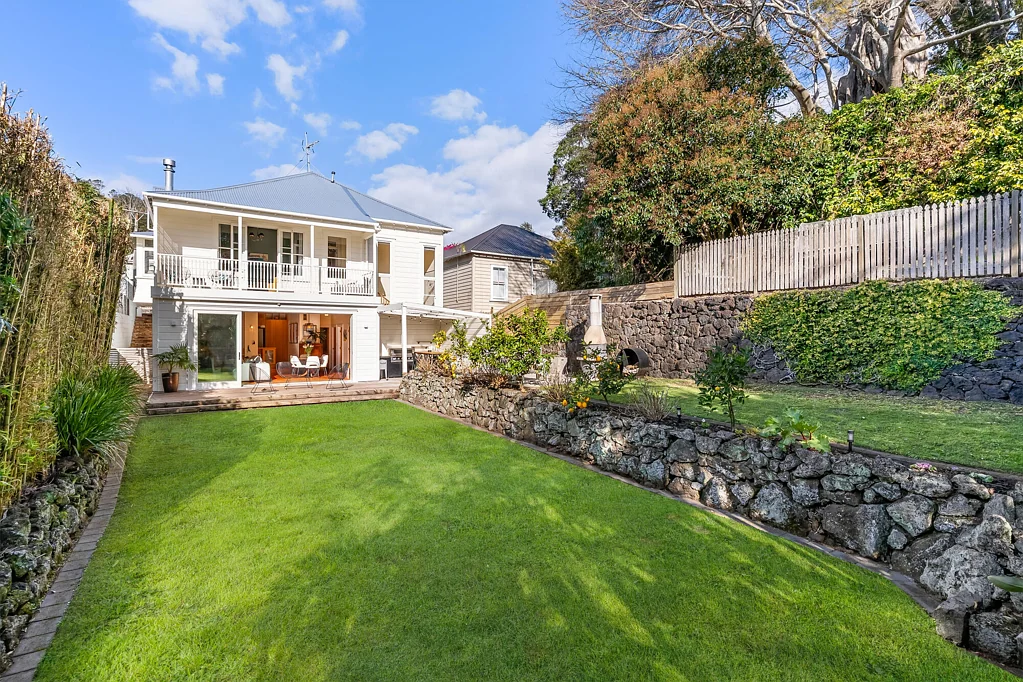Mount Eden 4 Bedroom The Villa, The Garden, Triple GZ